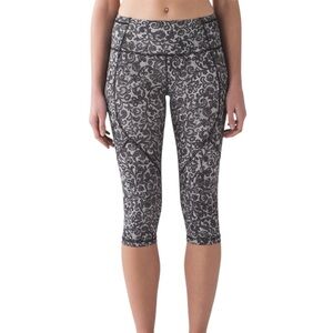 Lululemon Outrun 17" Crop Mini Cinder Lace pattern